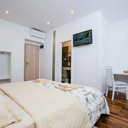 Old Mulberry Pensionat Split